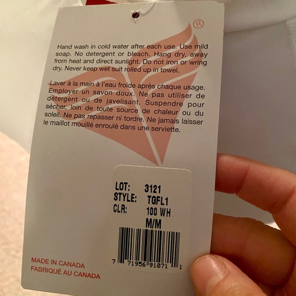 TYR Rashguard - Brand New With Tags - Picture 3 of 4